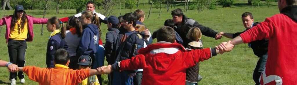 Programa de Becas Integra-Scout 2020 Foto Coro Ninos1 1024x294