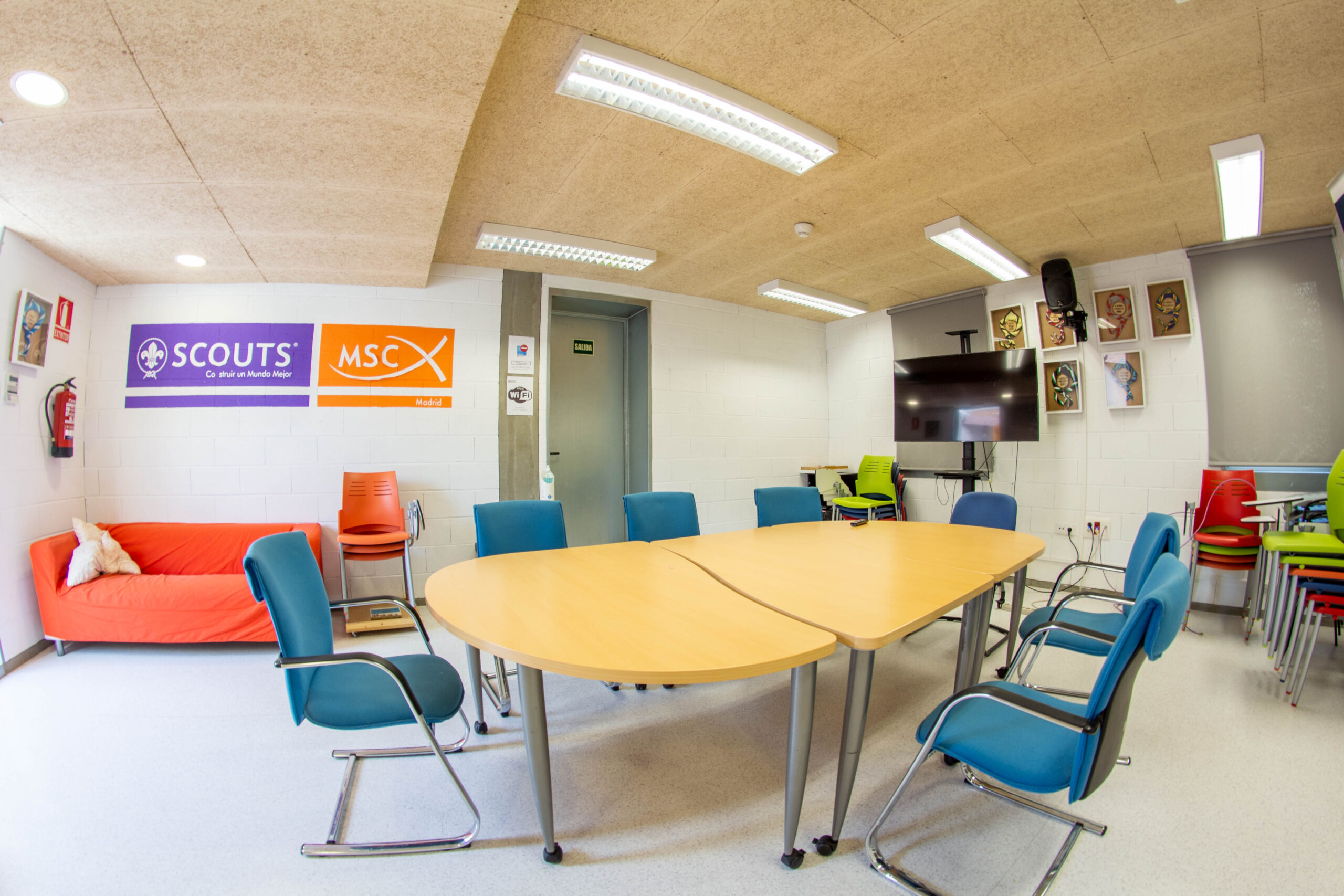 Espacios de la Casa Scout de Madrid — aulas y zonas comunes